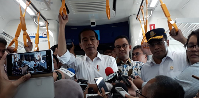 Tarif Belum Ditentukan, Anies Tetap Temani Jokowi Naik MRT Dua Kali Seminggu