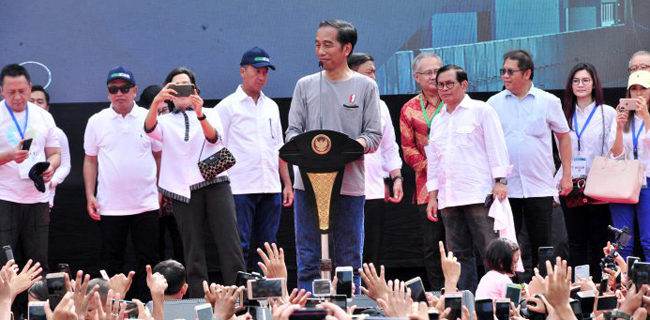 Peresmian MRT Pakai Kaos, Jokowi Malu-maluin Dan Tidak Punya Etika