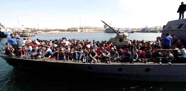 Naik Kapal Secara Ilegal, Polisi Perancis Tangkap 44 Migran