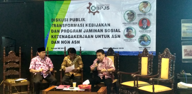 Terbitkan 4 PP Jaminan Sosial, Rezim Jokowi Langgar UU SJSN<I>!</I>