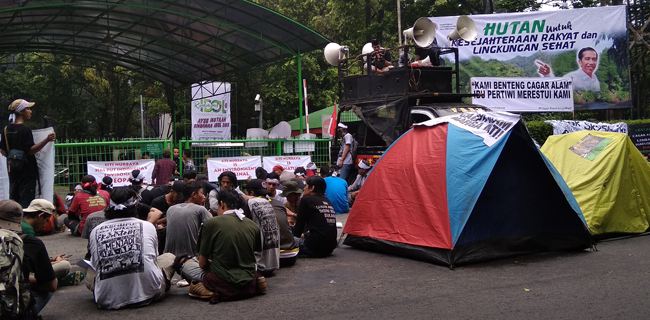 Aktivis Berdemo Tuntut Menteri Siti Cabut SK TWA Papandayan Dan Kamojang<I>!</I>
