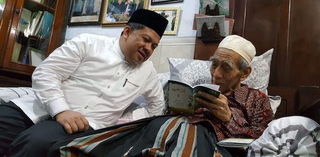 Mbah Moen Nasihati Fahri Hamzah Jaga Agama Dan Negara