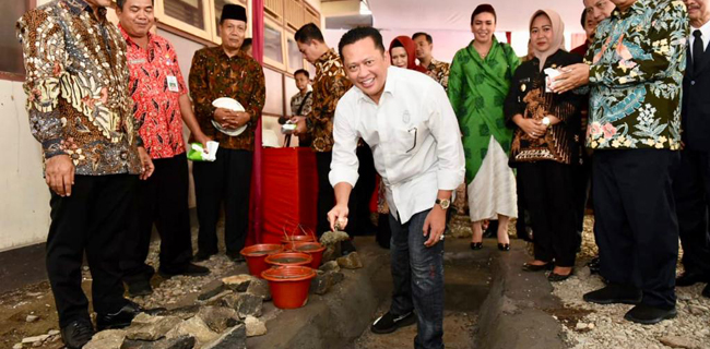 Ketua DPR Letakkan Batu Pertama Pembangunan Masjid Universitas Perwira Purbalingga