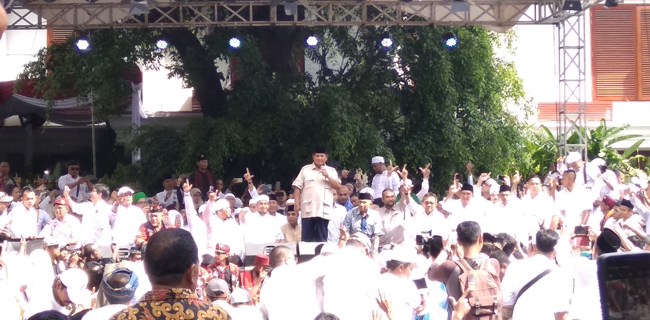 Massa Pendukung Prabowo-Sandi Lebih Percaya Pilihan Rakyat Ketimbang Televisi