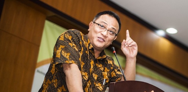 Kobar Perang: Pecat Komisioner KPU Seluruh Indonesia<i>!</i>