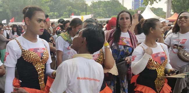 500 Waria Tumplek Di Kampanye Jokowi-Maruf