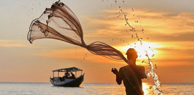 Aplikasi Laut Nusantara Tak Berguna Lindungi Nelayan<i>!</i>