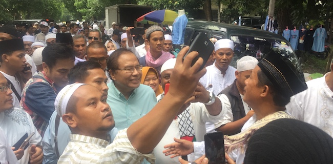 Rizal Ramli Jadi Buruan Selfie Pendukung Prabowo-Sandi