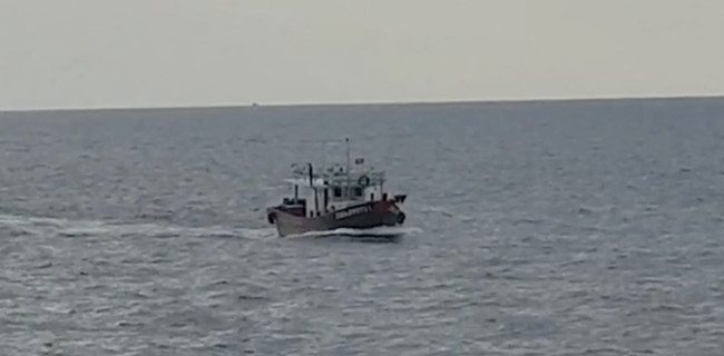Di Laut Natuna, KKP Tangkap Kapal Illegal Fishing Berbendera Malaysia