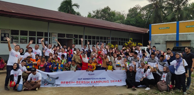 Meriahkan HUT BUMN, Telkom Gelar Bersih-Bersih Kampung Sehat
