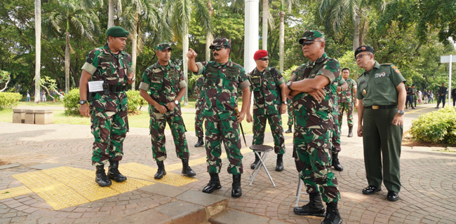 Panglima TNI Tinjau Latihan <i>Fast Roping</i> Yonif 305/Tengkorak di Monas