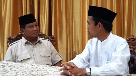 Pertemuan Prabowo dan Ustaz Somad Menggetarkan Hati Kami, Membasahkan Mata Kami
