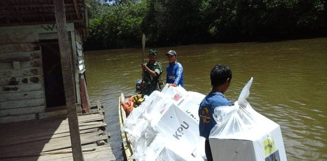 PPK Silat Hulu Gandeng TNI Distribusi Logistik Pemilu Ke Daerah Sulit Terjangkau