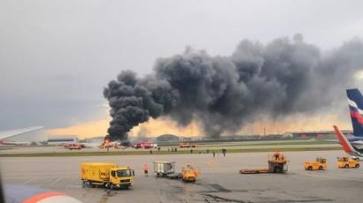 Kecelakaan Pesawat Aeroflot Di Rusia Akibat Sambaran Petir?