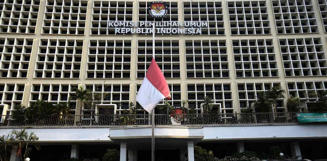Rekapitulasi KPU: Sementara Jokowi-Maruf Unggul Di 16 Provinsi, Prabowo-Sandi 10 Provinsi
