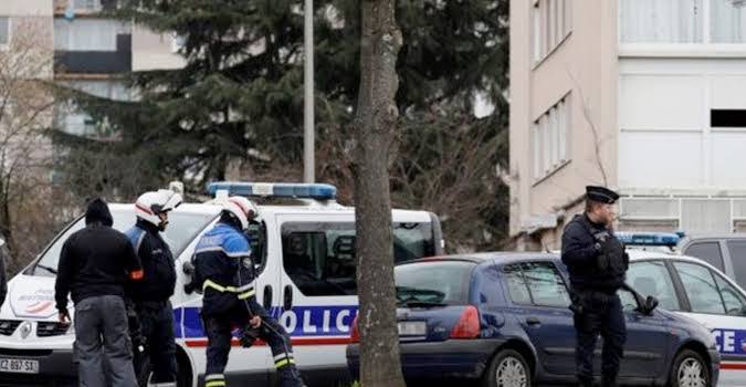 Polisi Perancis Tangkap Empat Orang Pasca Ledakan Bom Parsel