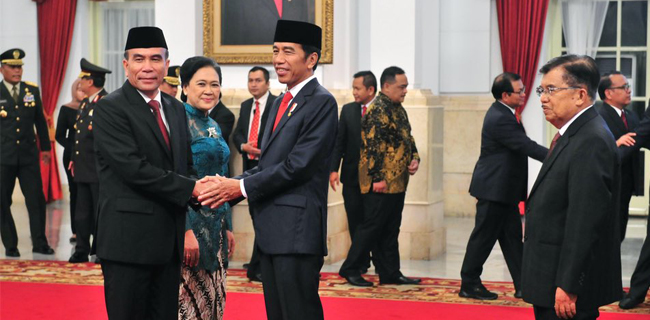 Jokowi Lantik Kepala BSSN