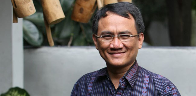 Andi Arief: Mudah-mudahan Hakim MK Adil