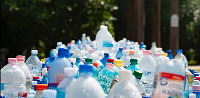 Penyelam AS Temukan Sampah Plastik Di Laut Terdalam Pasifik
