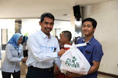 PLN Gelar Pangan Murah Ramadan Untuk 3.000 Warga Kecamatan Ciasem, Subang