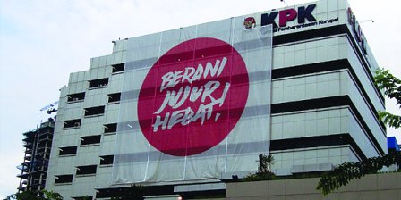 KPK Sita Dokumen Pembangunan Kampus IPDN Dari Staf PT Waskita Karya