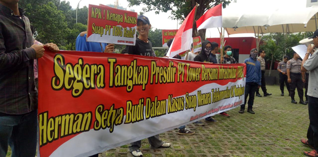 Kasus Bupati Mojokerto, Massa Aksi Desak KPK Ungkap Keterlibatan PT TBIG