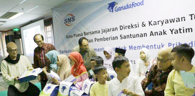 Ungkapkan Rasa Syukur, Garudafood Santuni Ratusan Anak Yatim