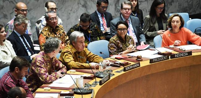 Berbagai Motif Batik Warnai Sidang DK PBB Yang Dipimpin Indonesia