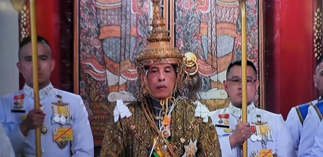 Raja Thailand Yang Baru Resmi Naik Tahta