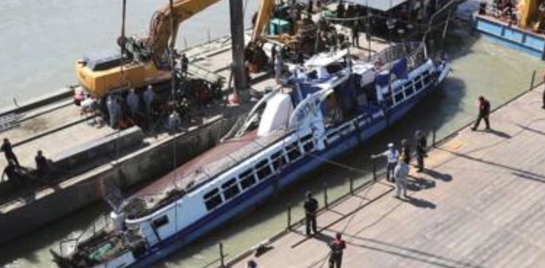 Bangkai Kapal Mermaid Hungaria Diangkat Dari Sungai, Empat Jasad Ditemukan