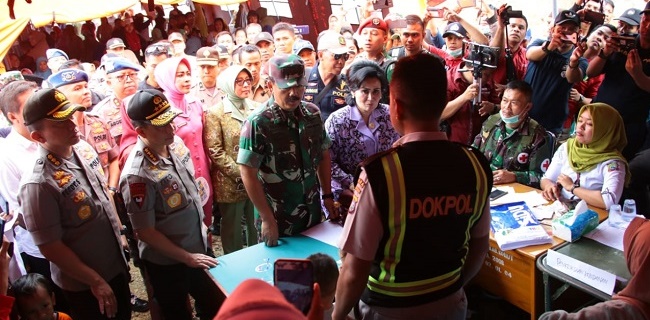 Bersama Kapolri Tito, Panglima TNI Tinjau Lokasi Banjir Konawe Utara