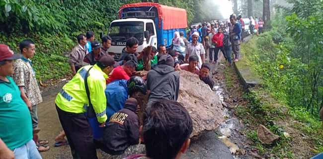 Longsor Tutupi Jalur Selatan Lumajang-Malang, Pengendara Diimbau Hindari Piket Nol