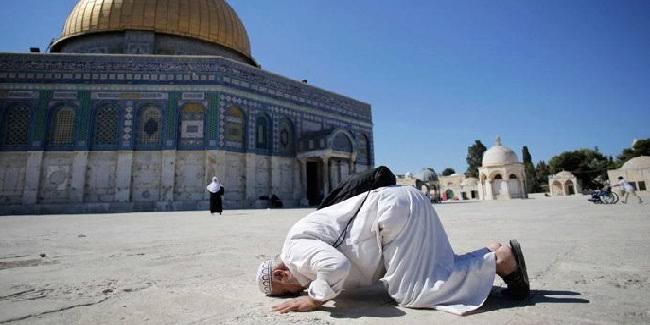 Jumat Terakhir Di Penghujung Ramadhan, Puluhan Ribu Umat Muslim Berkumpul Di Al Aqsa