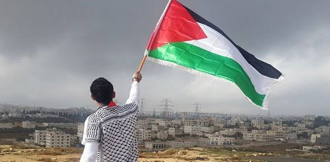 Satu Suara Kecam Rencana Perdamaian Versi AS, Warga Palestina Turun Ke Jalan