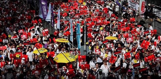 Protes RUU Ekstradisi Ke China, Ratusan Ribu Warga Hong Kong Turun Ke Jalan