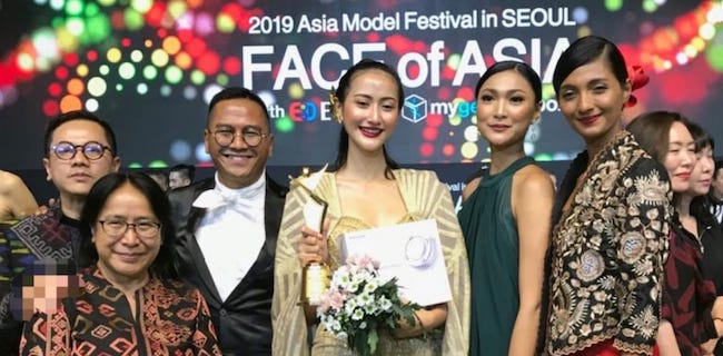 Model Indonesia Raih Gelar Face Of Asia Di Seoul