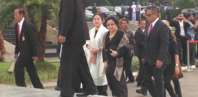 Megawati Di Pemakaman Ani Yudhoyono