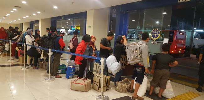 Bus-Bus Arus Balik Pemprov DKI Mulai Berdatangan Di Terminal Pulogebang