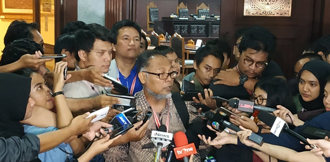 Bambang Widjojanto: Tidak Hadirkan Saksi, KPU Terlalu Sombong<i>!</i>