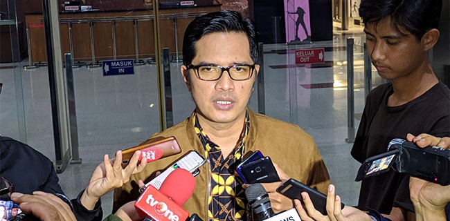 Sesmenpora Diperiksa Karena Dianggap Tahu Ke Mana Aliran Dana