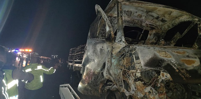  Kecelakaan  Tol Cipali Jumat Malam  5 Orang  Meninggal Dan 3 