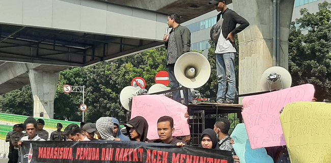 Mahasiswa Aceh Desak Kapolri Proses Hukum Denny Siregar