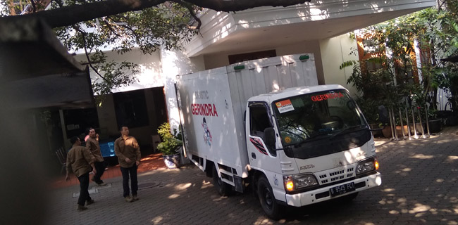 Mobil Logistik Gerindra Ternyata Mengangkut Cinderamata Prabowo Untuk Mega