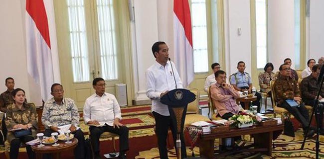 Perut Rakyat Jadi Pertaruhan, Jokowi Harus Ganti Menteri Pos Ekonomi