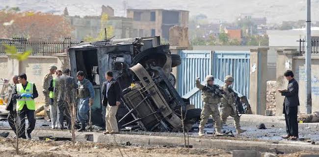 Bus Berisi Anak-Anak Dan Wanita Meledak Di Daerah Operasi Taliban, 32 Orang Tewas