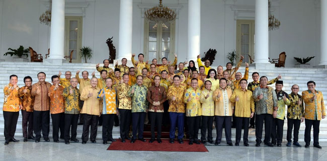 Alex Noerdin Bareng Ketum dan Seluruh Ketua DPD Golkar Beri Selamat Jokowi