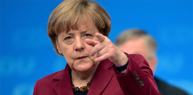 Untuk Ketiga Kalinya, Angela Merkel Kembali Tampak Bergetar Di Depan Publik