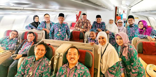 Rini Dan Pimpinan BUMN Berangkat Haji, Netizen: Rakyat Kecil Harus Nunggu Bertahun-tahun