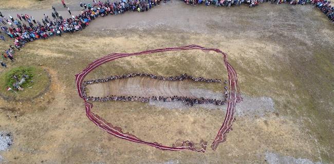 Tampil Di Festival Lembah Baliem, Noken Dari Wamena Pecahkan Rekor MURI