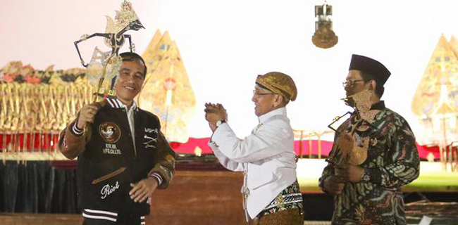 Jokowi Nonton Wayang